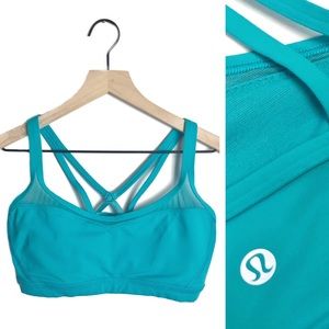Lululemon • Teal Mesh Accent Crossback Sports Bra